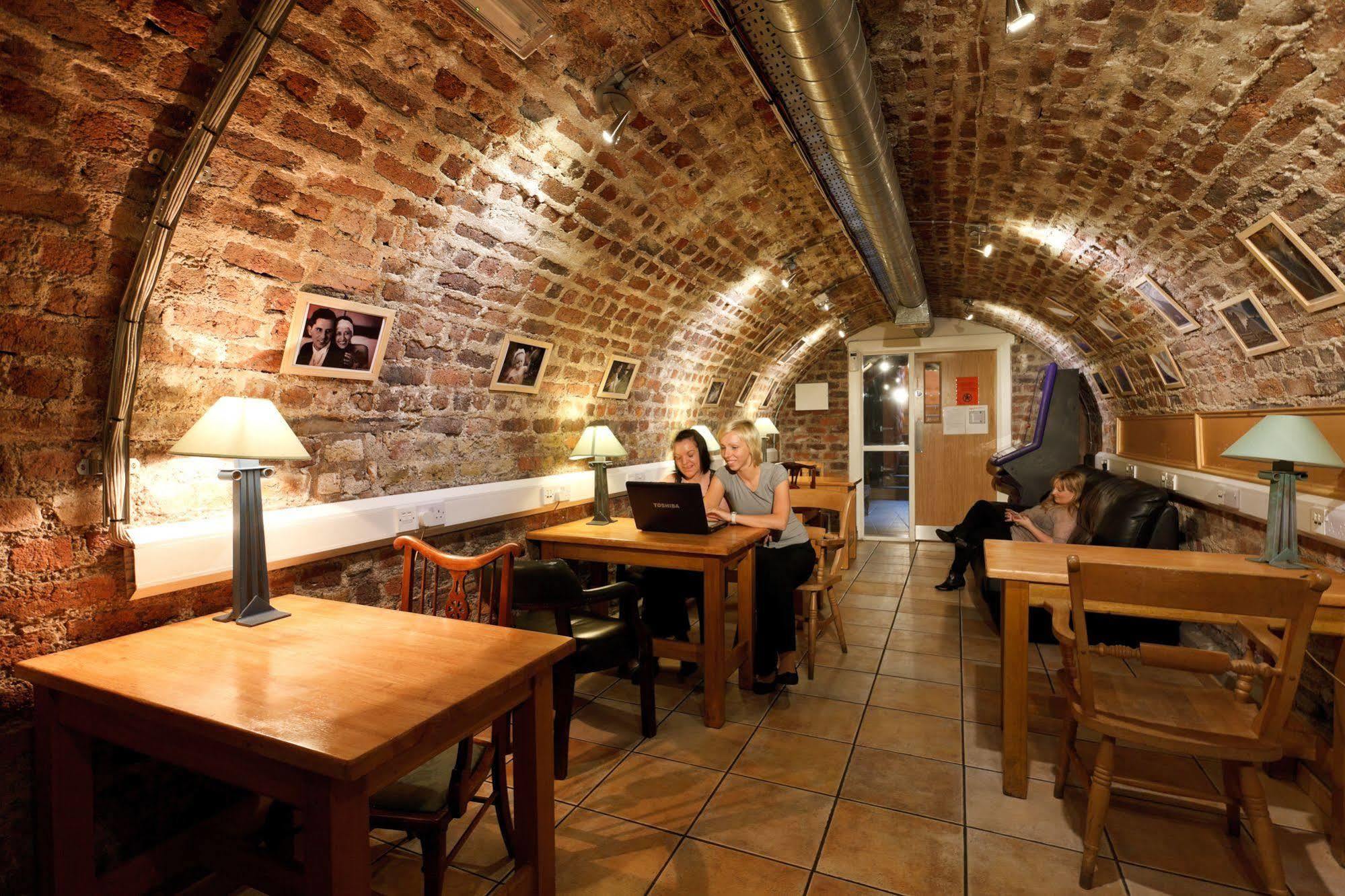 Isaacs Hostel ดับลิน ภายนอก รูปภาพ